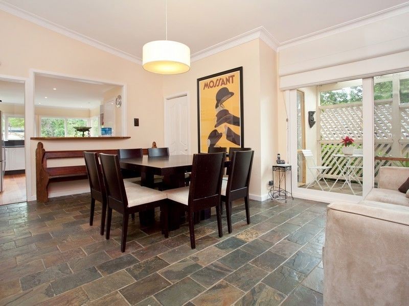 35 Woodlands Grove, Frankston VIC 3199