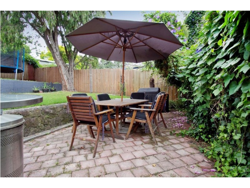 35 Woodlands Grove, Frankston VIC 3199