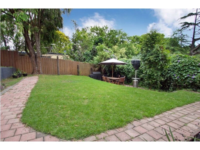 35 Woodlands Grove, Frankston VIC 3199