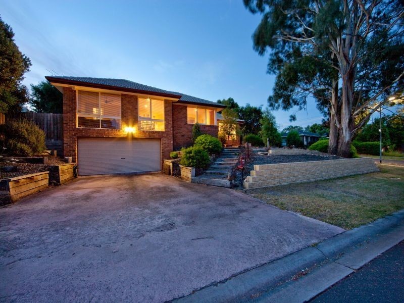 82 Raphael Crescent, Frankston VIC 3199