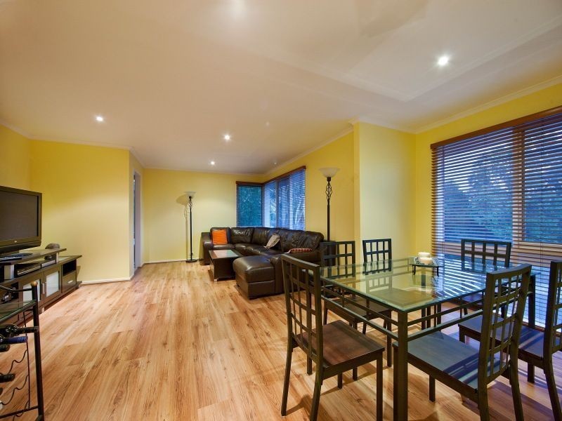 82 Raphael Crescent, Frankston VIC 3199