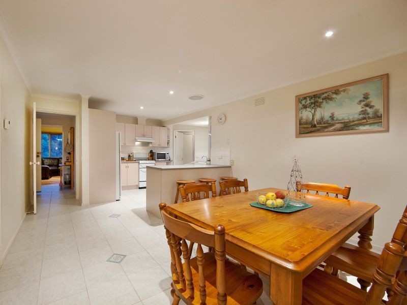 82 Raphael Crescent, Frankston VIC 3199