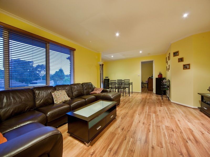 82 Raphael Crescent, Frankston VIC 3199