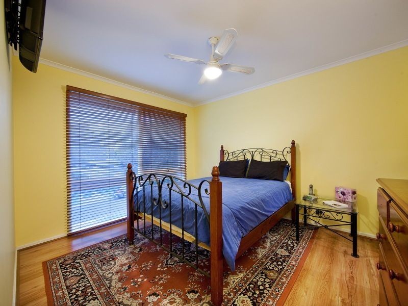 82 Raphael Crescent, Frankston VIC 3199
