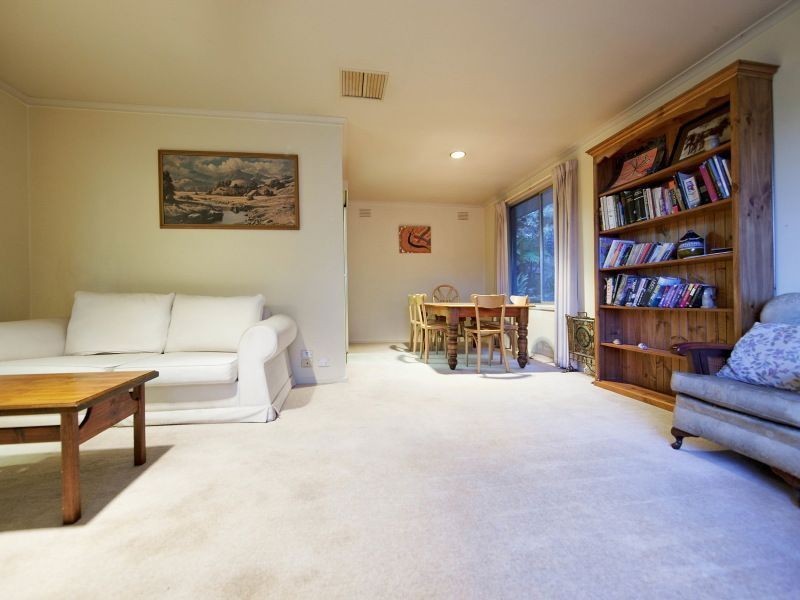 8 Viola Court, Frankston VIC 3199