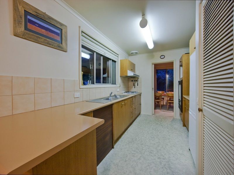 8 Viola Court, Frankston VIC 3199