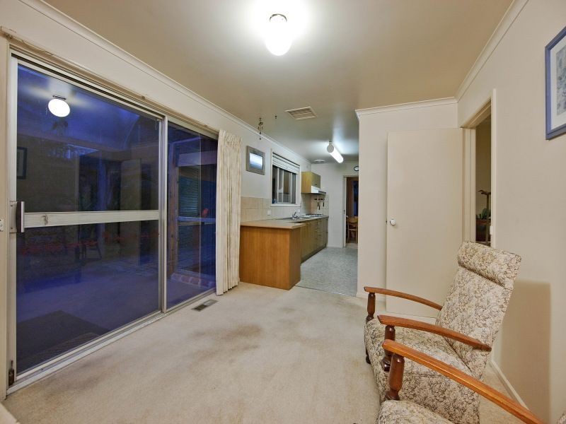 8 Viola Court, Frankston VIC 3199