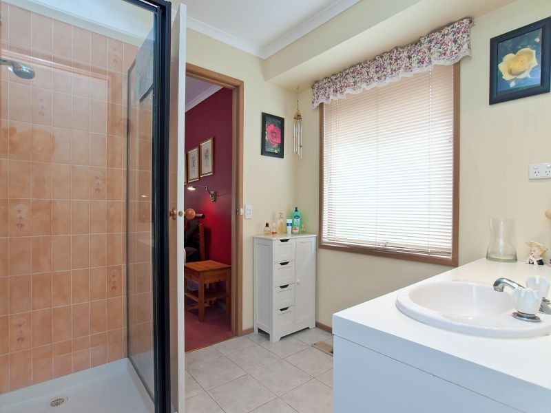 95 Raphael Crescent, Frankston VIC 3199
