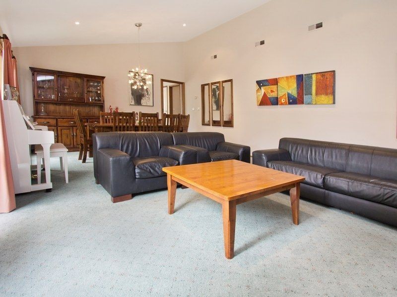 22 Raphael Crescent, Frankston VIC 3199