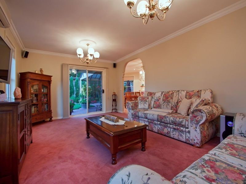 8 Gregory Avenue, Frankston South VIC 3199