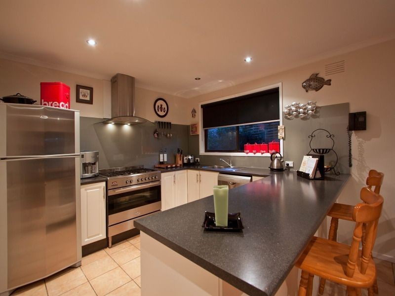 16 Lochaber Avenue, Frankston VIC 3199