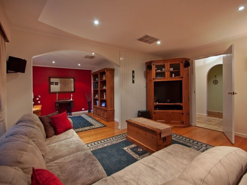 16 Lochaber Avenue, Frankston VIC 3199