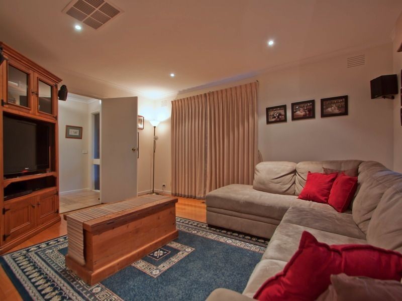 16 Lochaber Avenue, Frankston VIC 3199