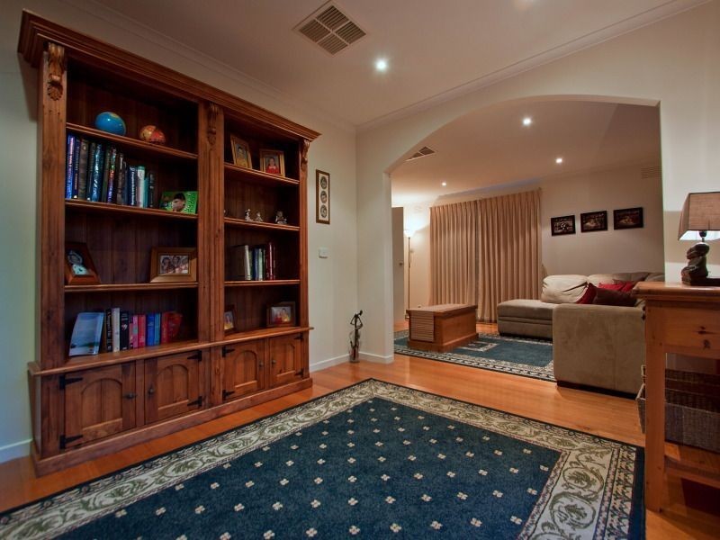 16 Lochaber Avenue, Frankston VIC 3199