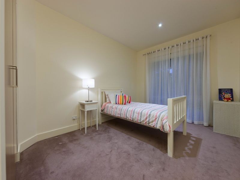 4 Sweetfern Dell, Frankston South VIC 3199