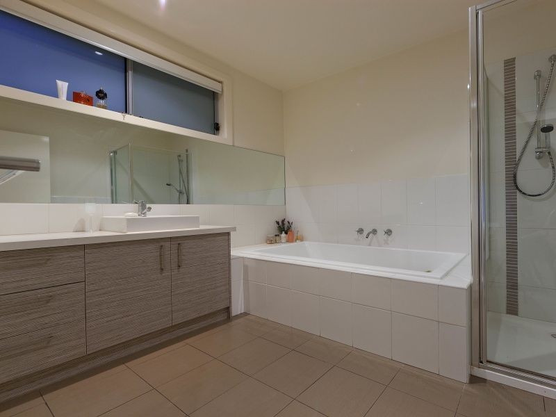 4 Sweetfern Dell, Frankston South VIC 3199