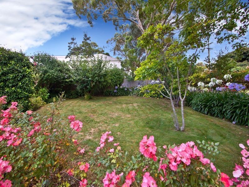6 Ocean Grove, Mount Eliza VIC 3930