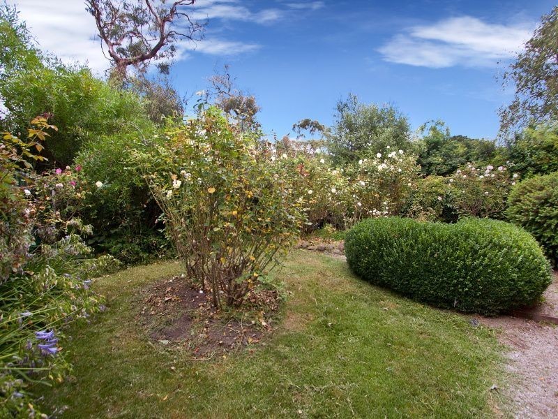 6 Ocean Grove, Mount Eliza VIC 3930