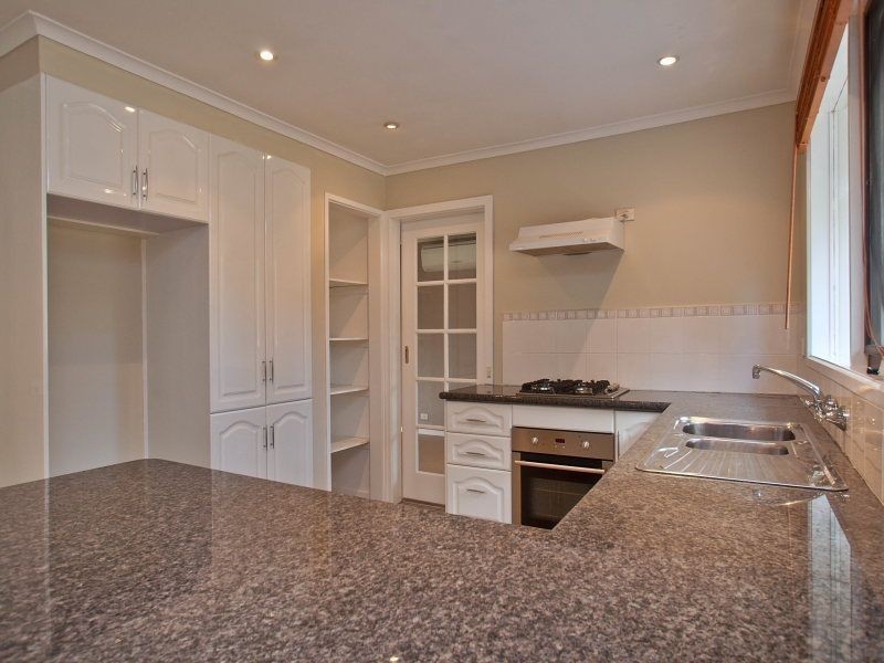 8 Chamouni Court, Frankston VIC 3199