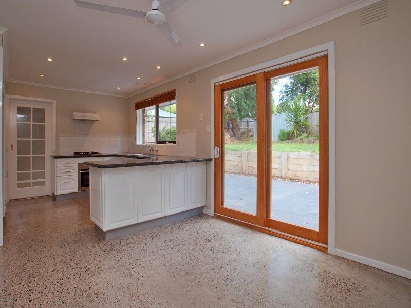 8 Chamouni Court, Frankston VIC 3199