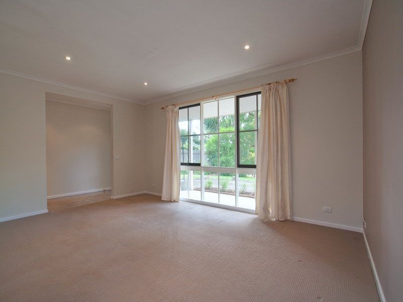 8 Chamouni Court, Frankston VIC 3199