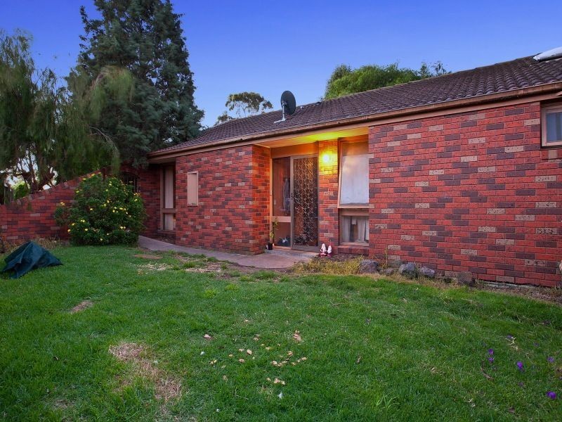 4 Saxonwood Court, Frankston VIC 3199