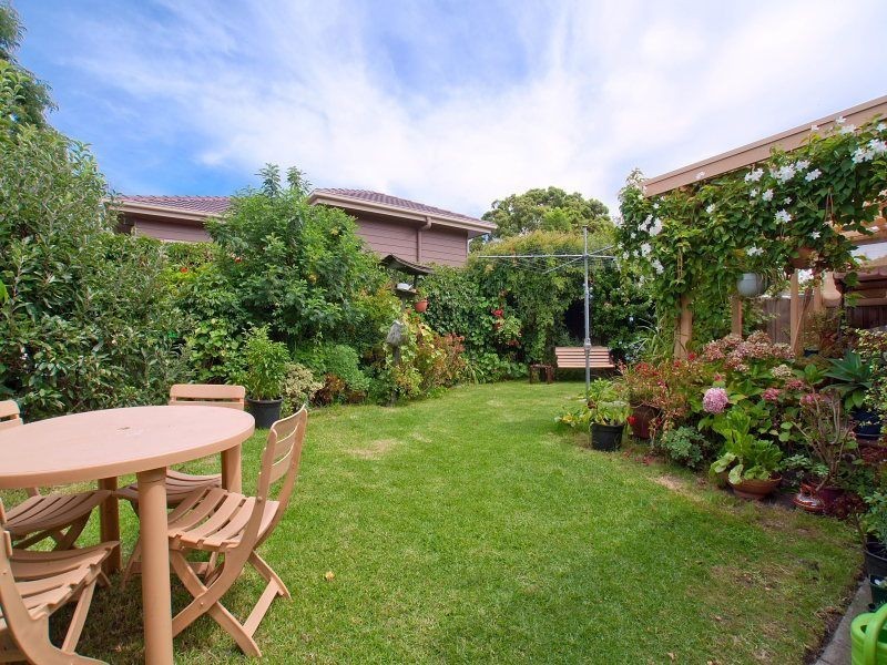 2B Shaftesbury Street, Frankston VIC 3199