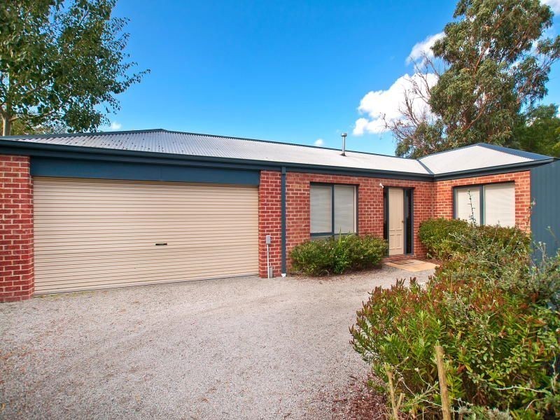 5 & 5A Cricklewood Avenue, Frankston VIC 3199