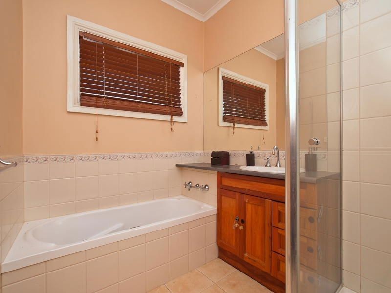 5 & 5A Cricklewood Avenue, Frankston VIC 3199