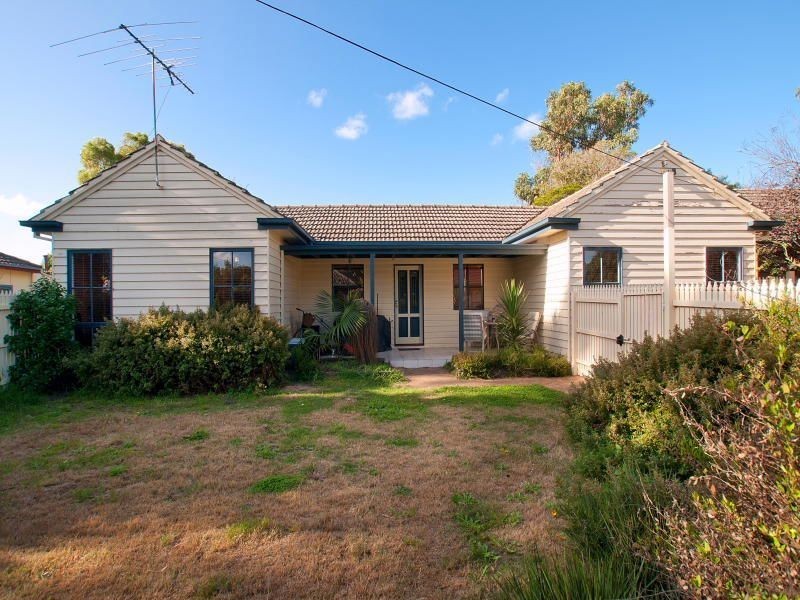 5 & 5A Cricklewood Avenue, Frankston VIC 3199