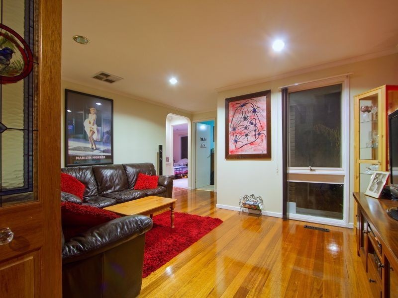 73 Dunsterville Crescent, Frankston VIC 3199