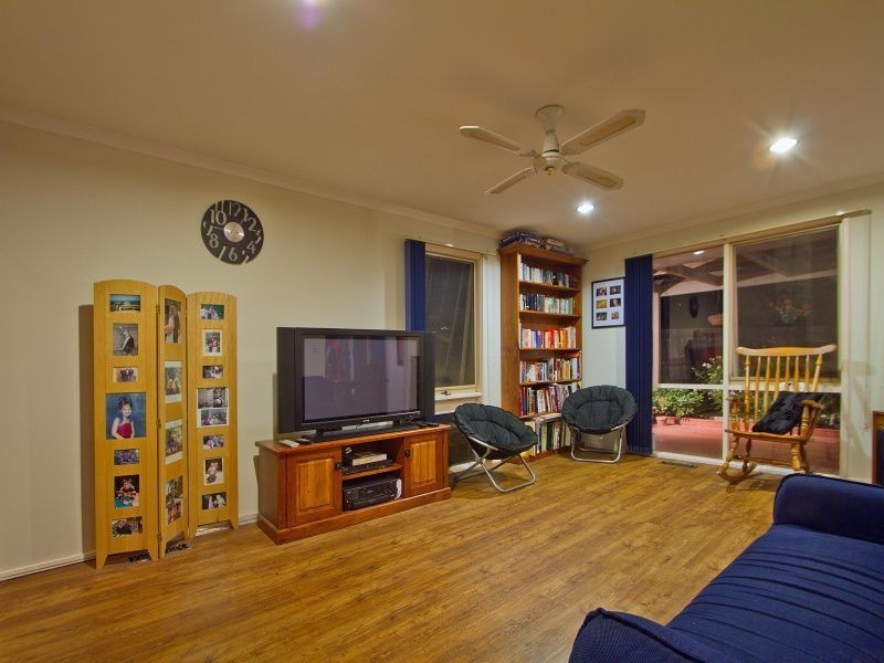 73 Dunsterville Crescent, Frankston VIC 3199