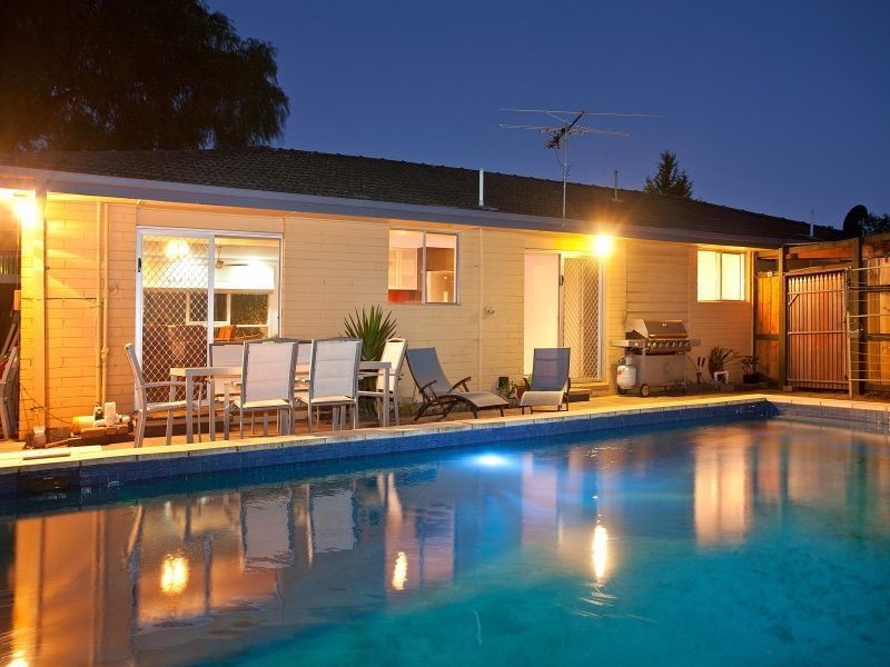 4 Cornell Court, Frankston VIC 3199