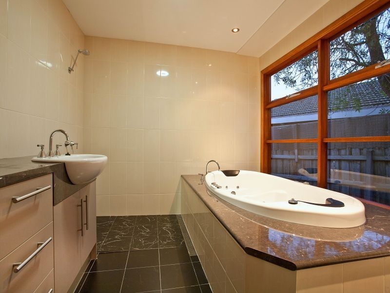 2 Leith Court, Frankston VIC 3199