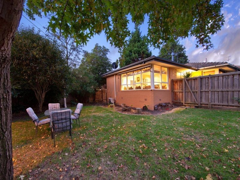 1 Mayfair Court, Frankston VIC 3199
