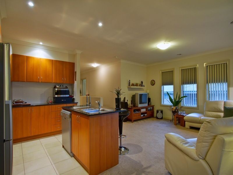 2/102 Sycamore Road, Frankston South VIC 3199