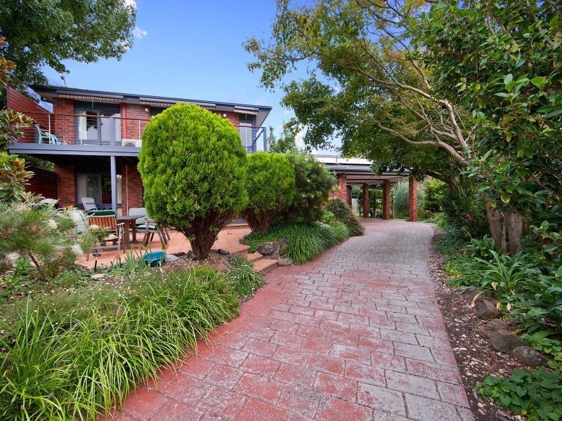 4 Warnoo Court, Frankston South VIC 3199