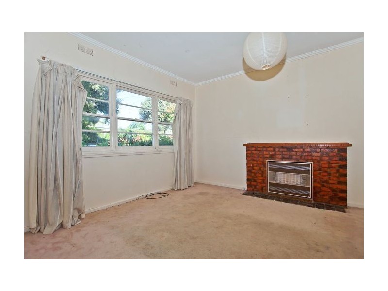 35 Summit Road, Frankston VIC 3199