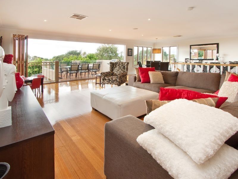 36 Woodlands Grove, Frankston VIC 3199