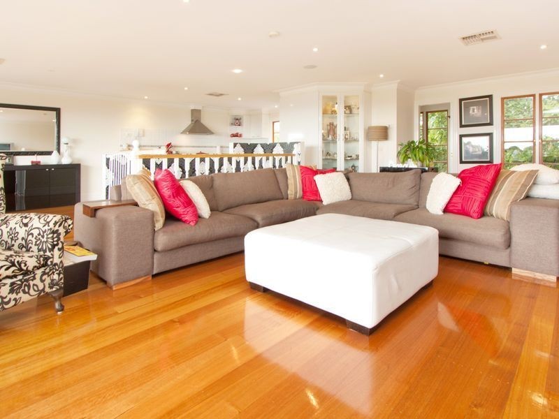 36 Woodlands Grove, Frankston VIC 3199