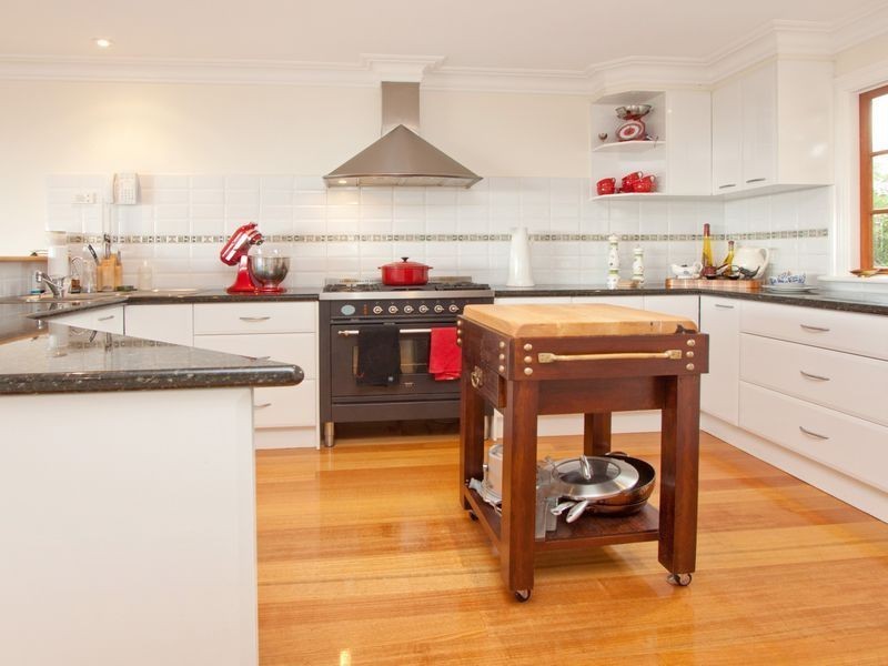 36 Woodlands Grove, Frankston VIC 3199