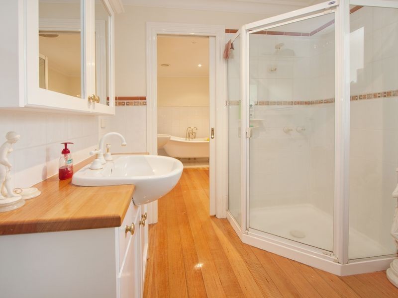 36 Woodlands Grove, Frankston VIC 3199
