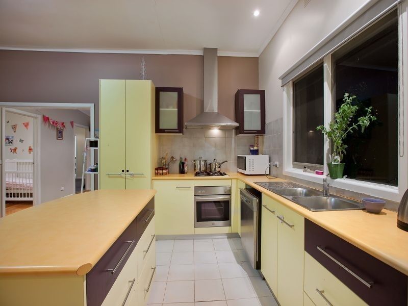 16 Seaview Avenue, Mornington VIC 3931