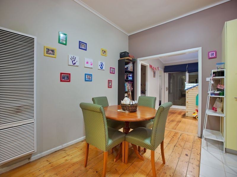 16 Seaview Avenue, Mornington VIC 3931