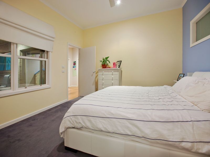 16 Seaview Avenue, Mornington VIC 3931