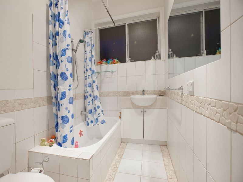 16 Seaview Avenue, Mornington VIC 3931