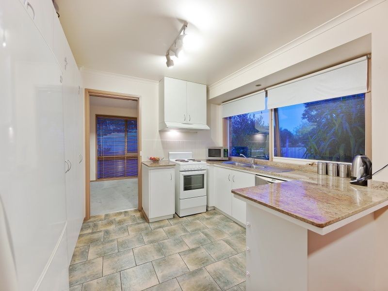 80 Raphael Crescent, Frankston VIC 3199