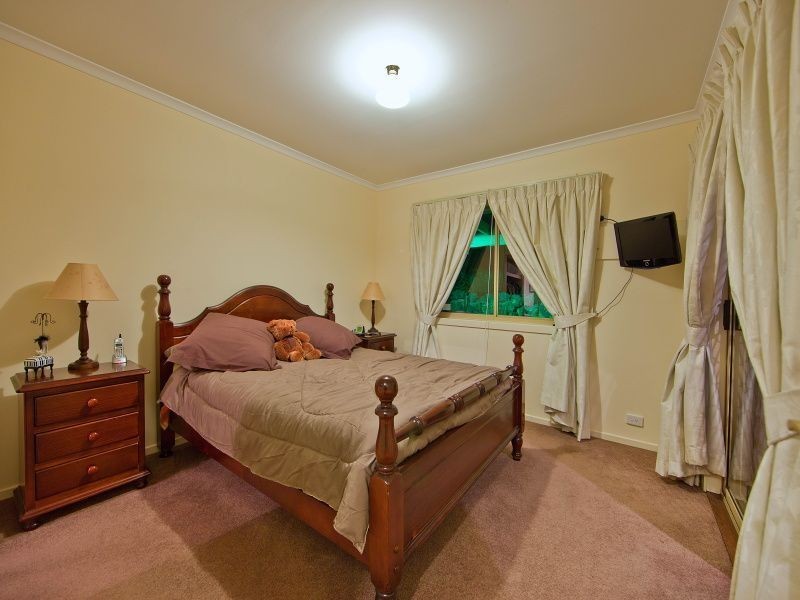 18 Bangor Drive, Frankston VIC 3199