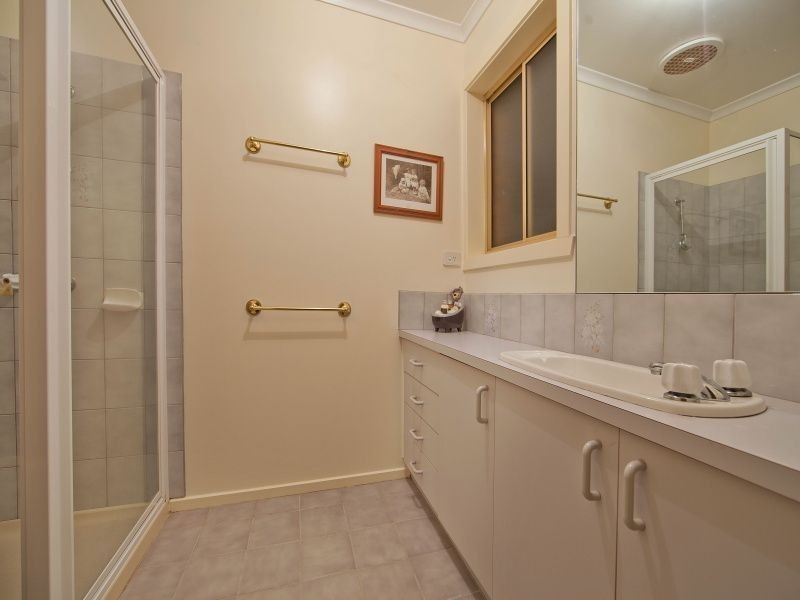 18 Bangor Drive, Frankston VIC 3199