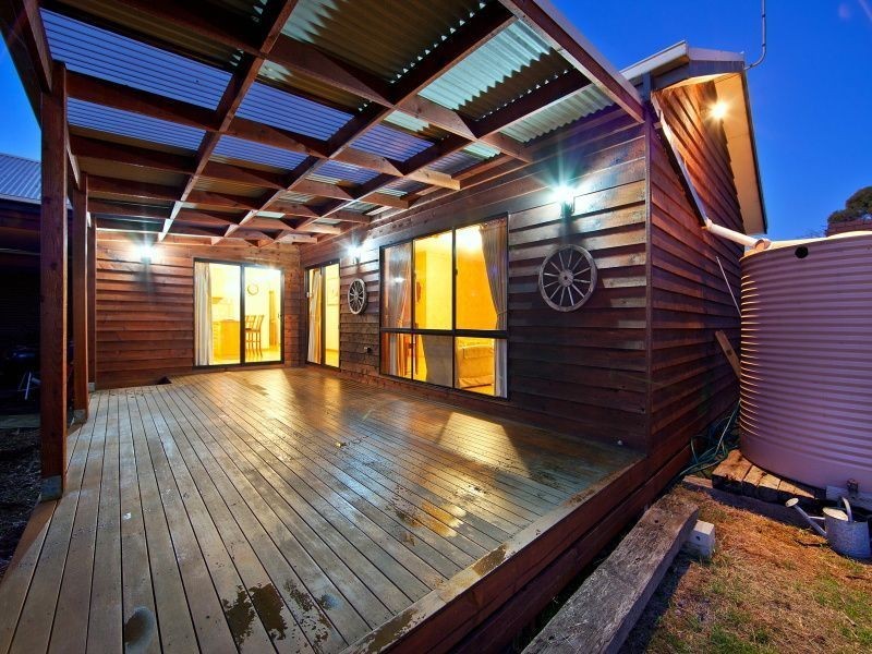 8 Colin Avenue, Frankston VIC 3199